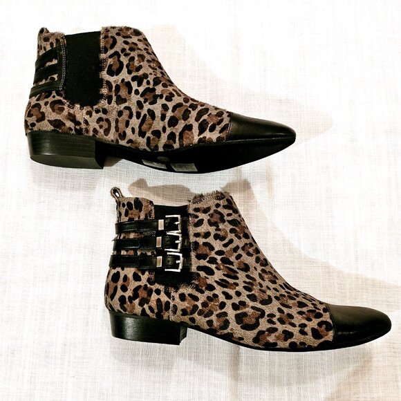 EUC VINCE CAMUTO Cow-Hair/Leather Leopard Print Davilla Booties Size 10 - Picture 4 of 7